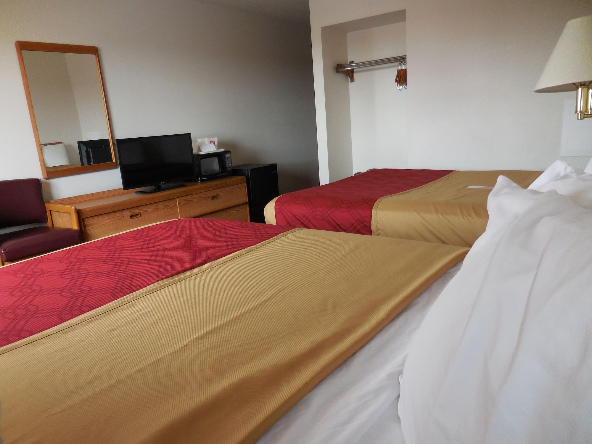 Travelodge By Wyndham אסקנבה מראה חיצוני תמונה