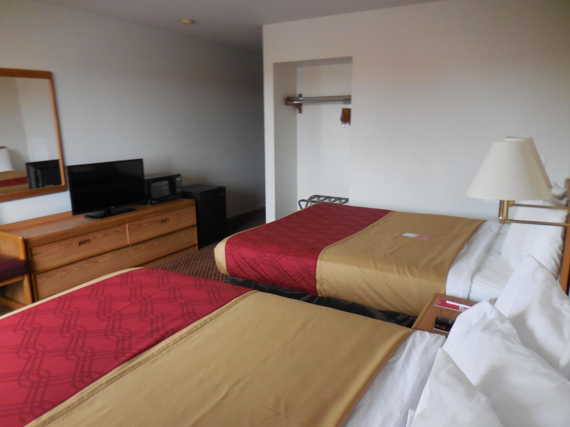 Travelodge By Wyndham אסקנבה מראה חיצוני תמונה