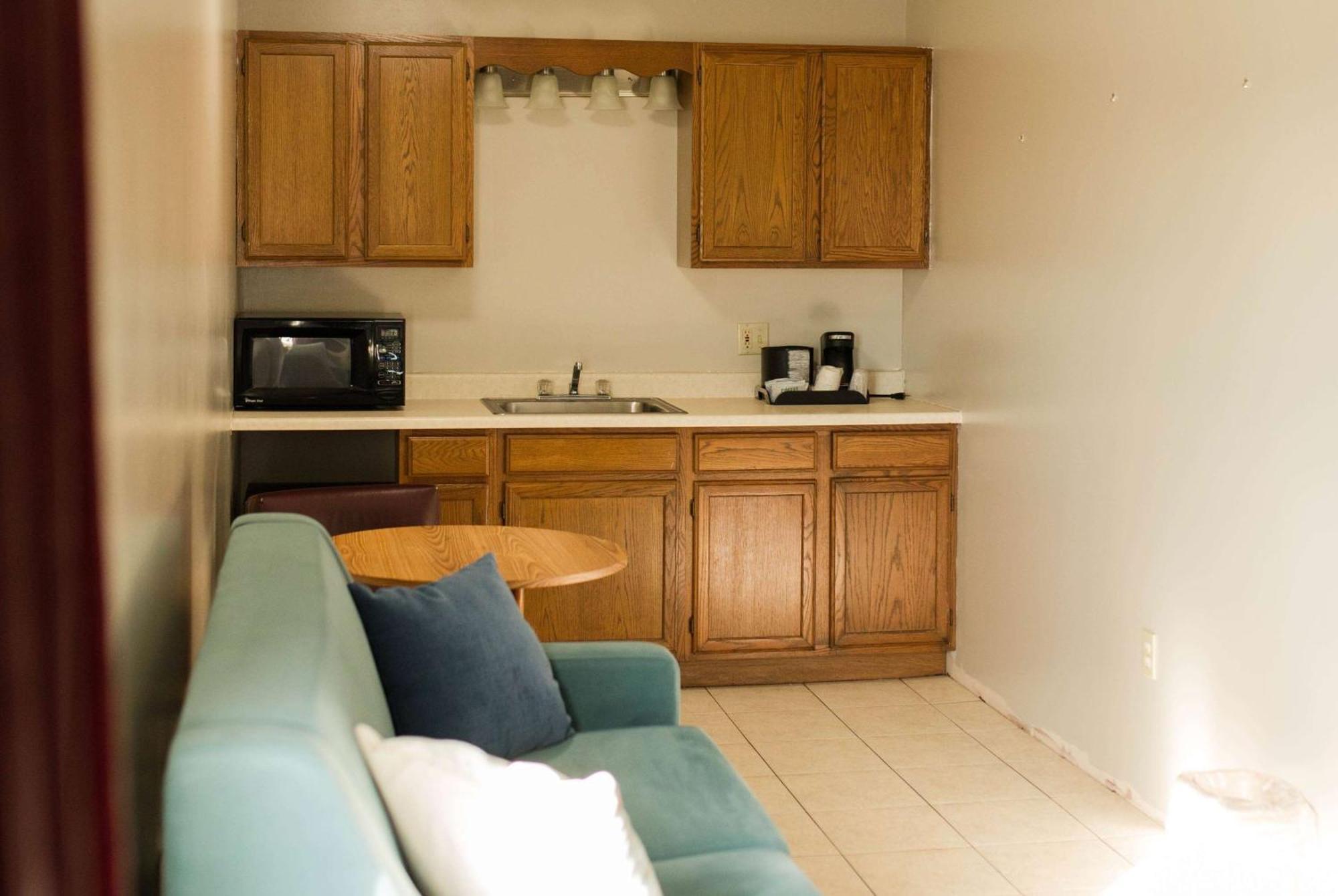 Travelodge By Wyndham אסקנבה מראה חיצוני תמונה