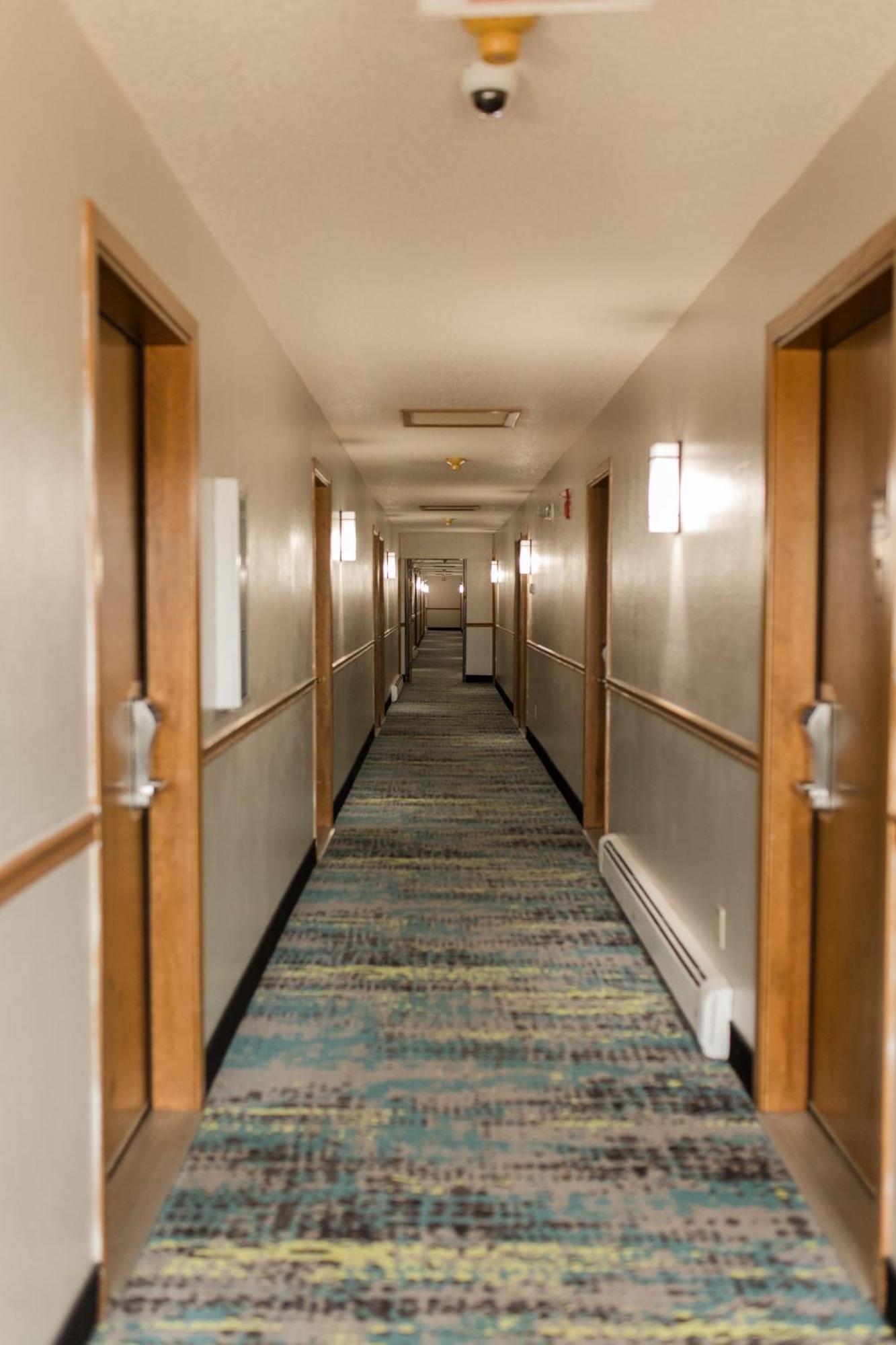 Travelodge By Wyndham אסקנבה מראה חיצוני תמונה